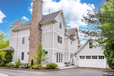 Exterior - 3 Christopher Ct, Montclair, NJ 07042 photo 4 of 4