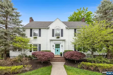 403 Colonial Rd, Ridgewood, NJ 07450