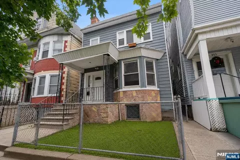 293 Clifton Ave, Newark, NJ 07104