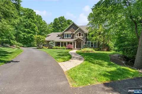 56 Pheasant Run, Kinnelon, NJ 07405