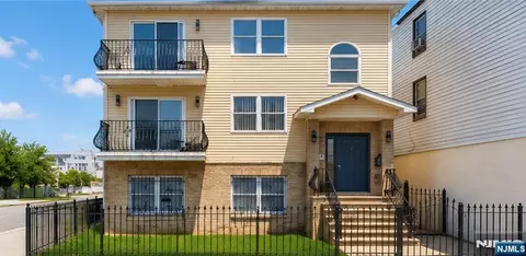 272-274 Orange St, Newark, NJ 07103