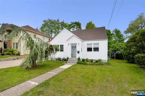 39-22 Vanore Dr, Fair Lawn, NJ 07410