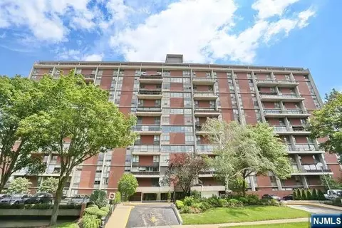 4 Horizon Rd #1027, Fort Lee, NJ 07024