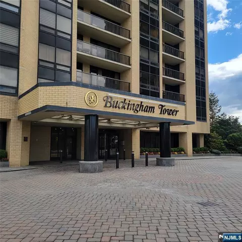 800 Palisade Ave #704, Fort Lee, NJ 07024