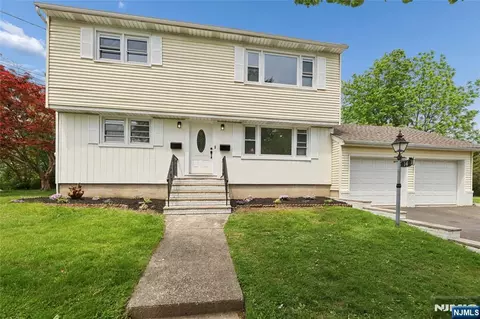 14 John Ct, Clifton, NJ 07013