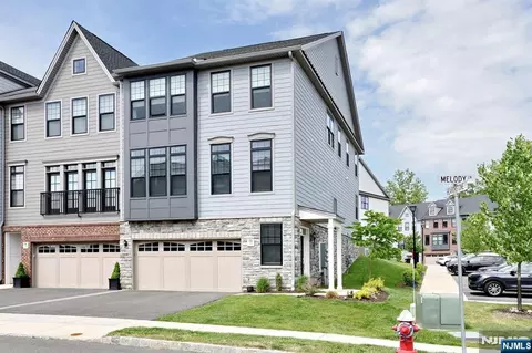 32 Melody Ln #37, Saddle River, NJ 07458