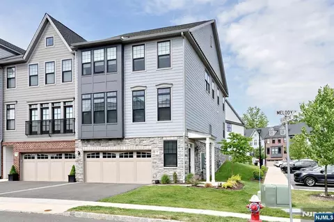 32 Melody Ln #37, Saddle River, NJ 07458