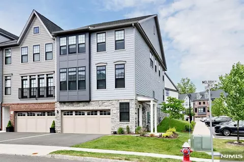 32 Melody Ln #37, Saddle River, NJ 07458