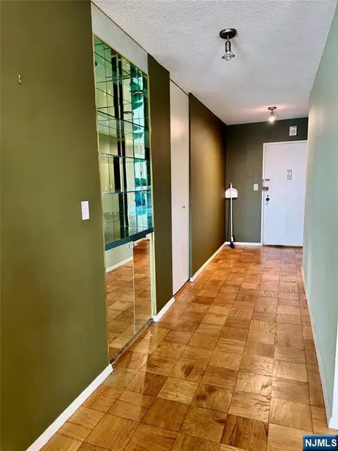 7855 Jfk Blvd E #11 I, North Bergen, NJ 07047