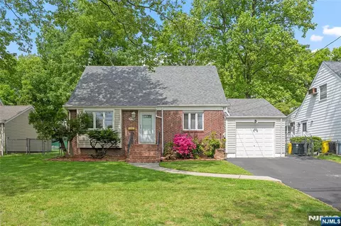 778 John St, Teaneck, NJ 07666