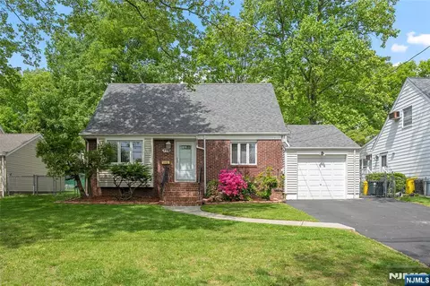 778 John St, Teaneck, NJ 07666