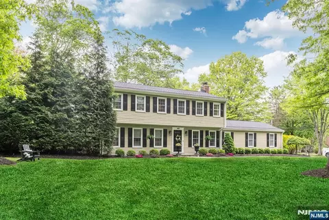 442 New York Ave, Wyckoff, NJ 07481