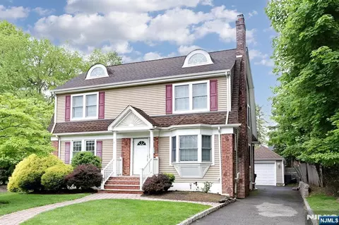 7 Short St, Harrington Park, NJ 07640