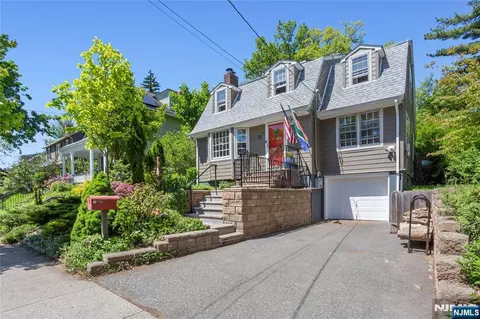 12 Overlook Ave, West Orange, NJ 07052