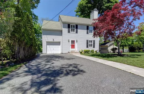12 Ogden Ter, Butler, NJ 07405