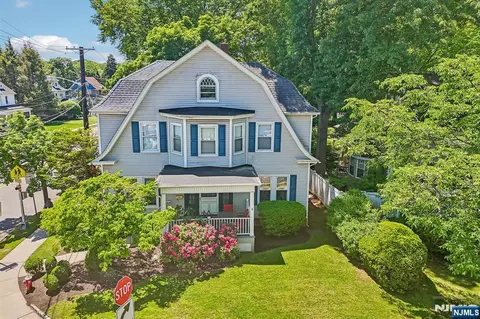 5 Park Ave, Westwood, NJ 07675