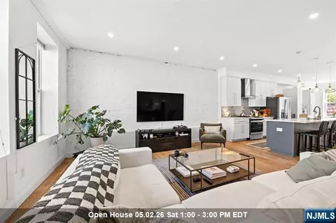 966 Summit Ave #1, Jersey City, NJ 07307
