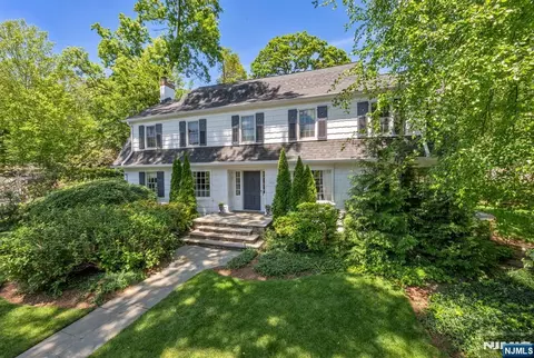 151 Valley View Ave, Ridgewood, NJ 07450