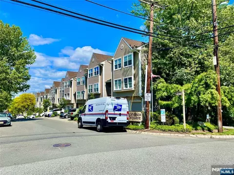 504 Windsor Dr #104, Palisades Park, NJ 07650