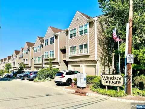 504 Windsor Dr, Palisades Park, NJ 07650