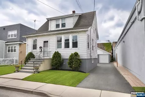 58 Sidney St, Lodi, NJ 07644