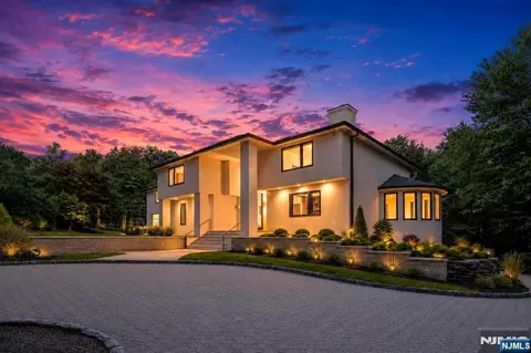 Exterior - 1 Lambs Ln, Cresskill, NJ 07626 photo 2 of 7