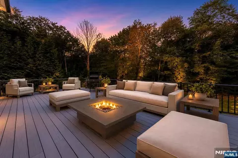 Exterior - 1 Lambs Ln, Cresskill, NJ 07626 photo 6 of 7