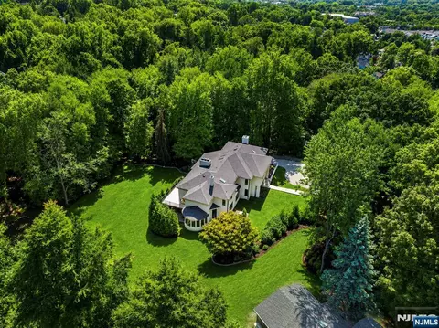 View/Area - 1 Lambs Ln, Cresskill, NJ 07626 photo 1 of 3