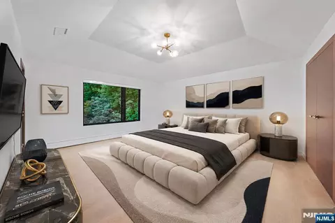Bedroom - 1 Lambs Ln, Cresskill, NJ 07626 photo 4 of 7