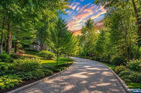 Entry Way - 1 Lambs Ln, Cresskill, NJ 07626 photo 1 of 3