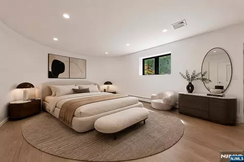 Bedroom - 1 Lambs Ln, Cresskill, NJ 07626 photo 6 of 7