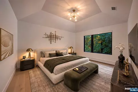 Bedroom - 1 Lambs Ln, Cresskill, NJ 07626 photo 3 of 7