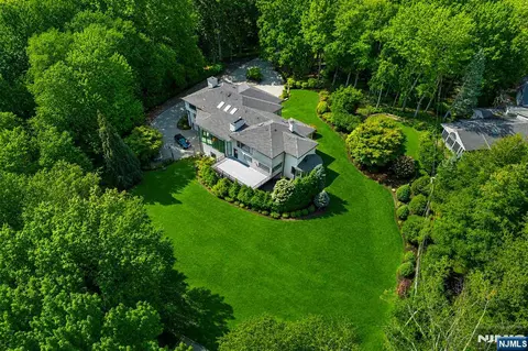 View/Area - 1 Lambs Ln, Cresskill, NJ 07626 photo 2 of 3
