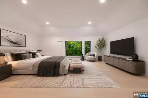 Bedroom - 1 Lambs Ln, Cresskill, NJ 07626 photo 1 of 7
