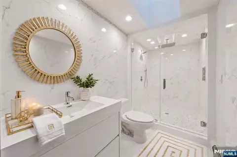 Bath - 1 Lambs Ln, Cresskill, NJ 07626 photo 5 of 8