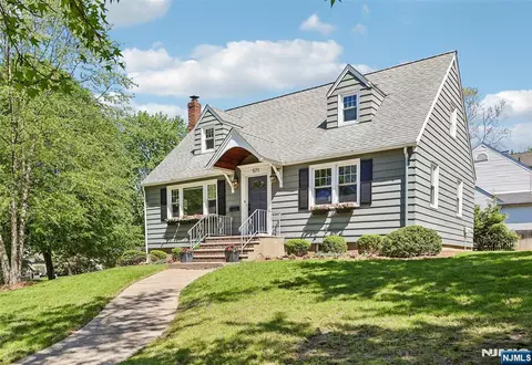 571 Laurel Rd, Ridgewood, NJ 07450