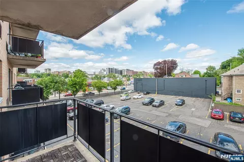 Exterior - 5 Linden St #3J, Hackensack, NJ 07601 photo 1 of 3