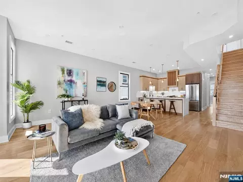 172 Griffith St #3, Jersey City, NJ 07307