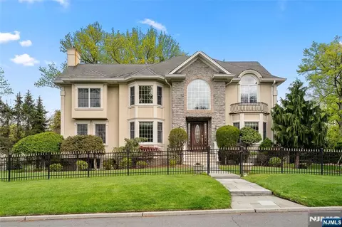 15 Harvard St, Closter, NJ 07624