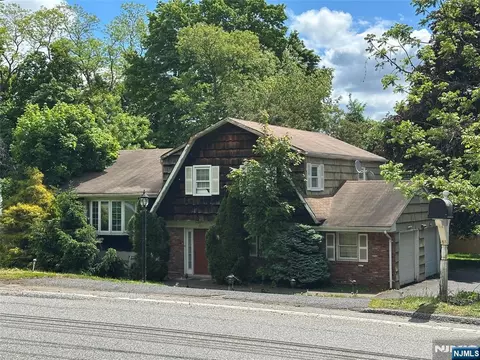 252 Wierimus Rd, Hillsdale, NJ 07642