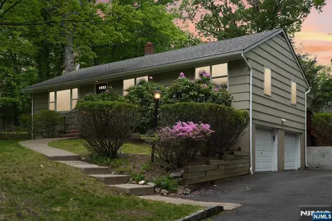 900 Hillsdale Ave, Hillsdale, NJ 07642