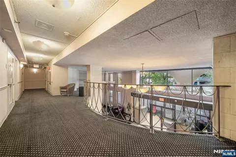 Entry Way - 160 Overlook Ave #2C, Hackensack, NJ 07601 photo 3 of 3