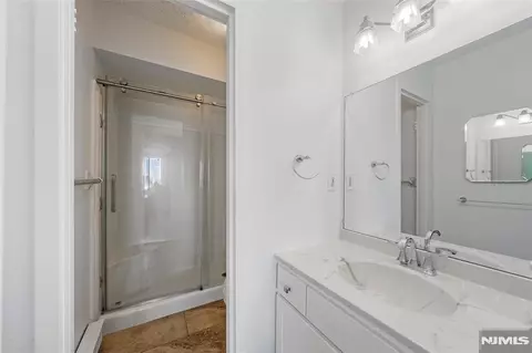 Bath - 160 Overlook Ave #2C, Hackensack, NJ 07601 photo 1 of 2