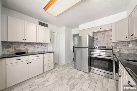 Kitchen - 160 Overlook Ave #2C, Hackensack, NJ 07601 photo 2 of 3