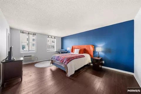 Bedroom - 160 Overlook Ave #2C, Hackensack, NJ 07601 photo 3 of 4