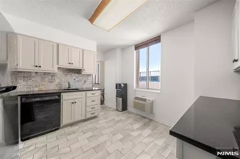 Kitchen - 160 Overlook Ave #2C, Hackensack, NJ 07601 photo 3 of 3