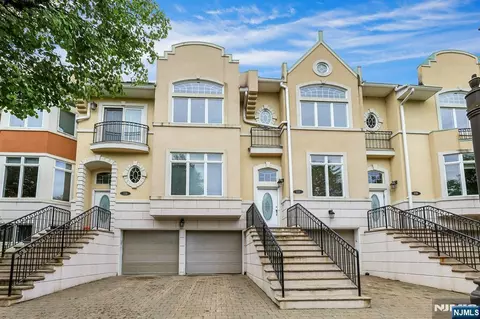 110 Winding Crk, Old Tappan, NJ 07675