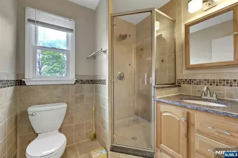 Bath - 17 Butler Pl, Haskell, NJ 07420 photo 3 of 3