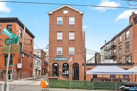 61 6th St #1, Hoboken, NJ 07030