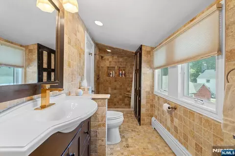Bath - 694 Sunset Rd, Teaneck, NJ 07666 photo 2 of 2
